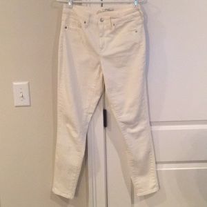Universal Thread white high rise skinny jeans